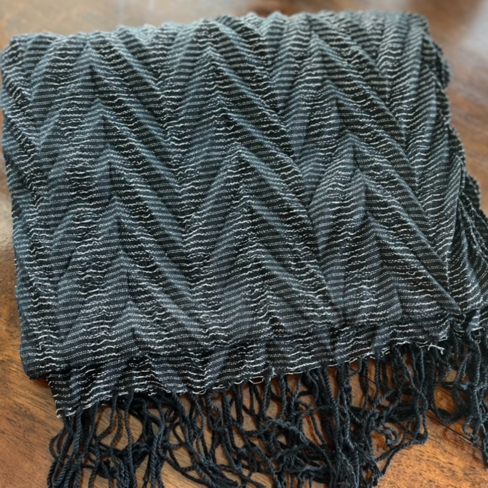 WRAP OR SCARF. - Picture 5 of 5